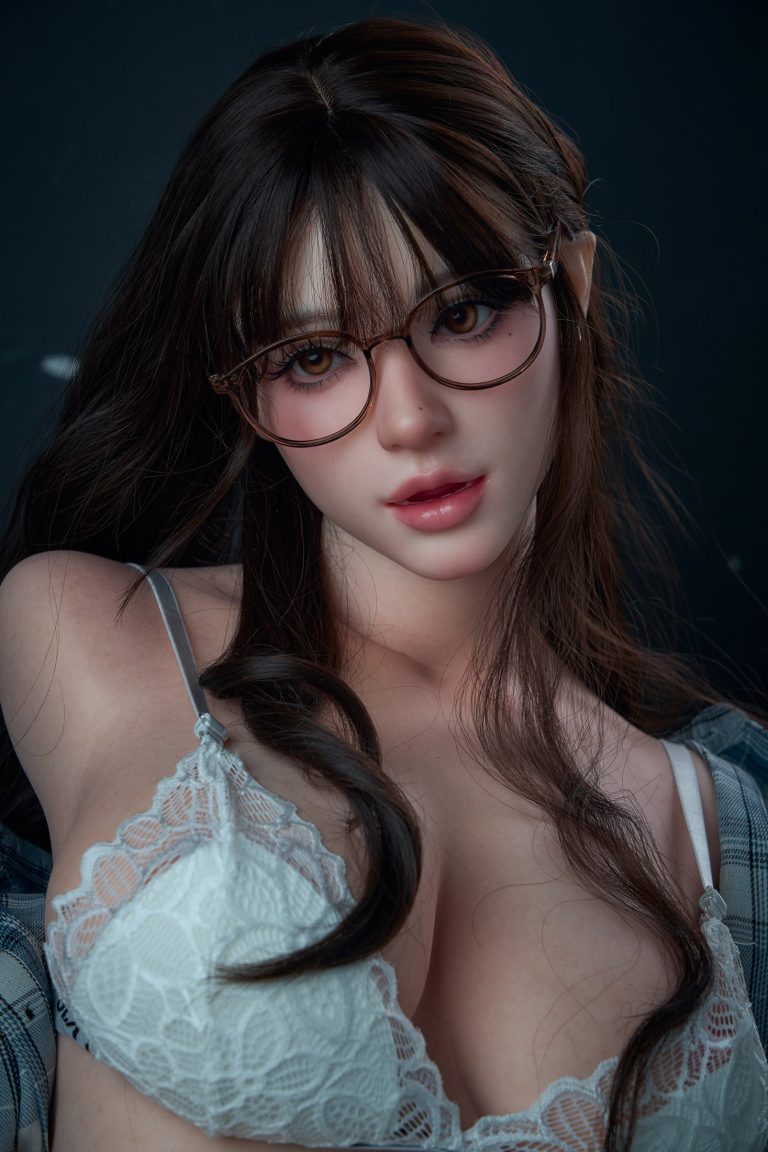 Riko-Japanese-Sex-Doll-2.jpg