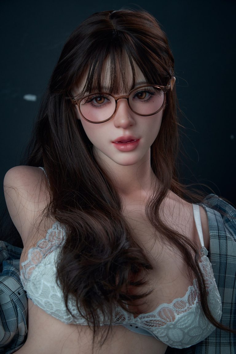 Riko-Japanese-Sex-Doll-8.jpg